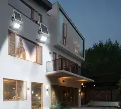 Cata CT-4648 120W 6400K Beyaz Işık Uzaktan Kumandalı Kongo Solar LED Projektör